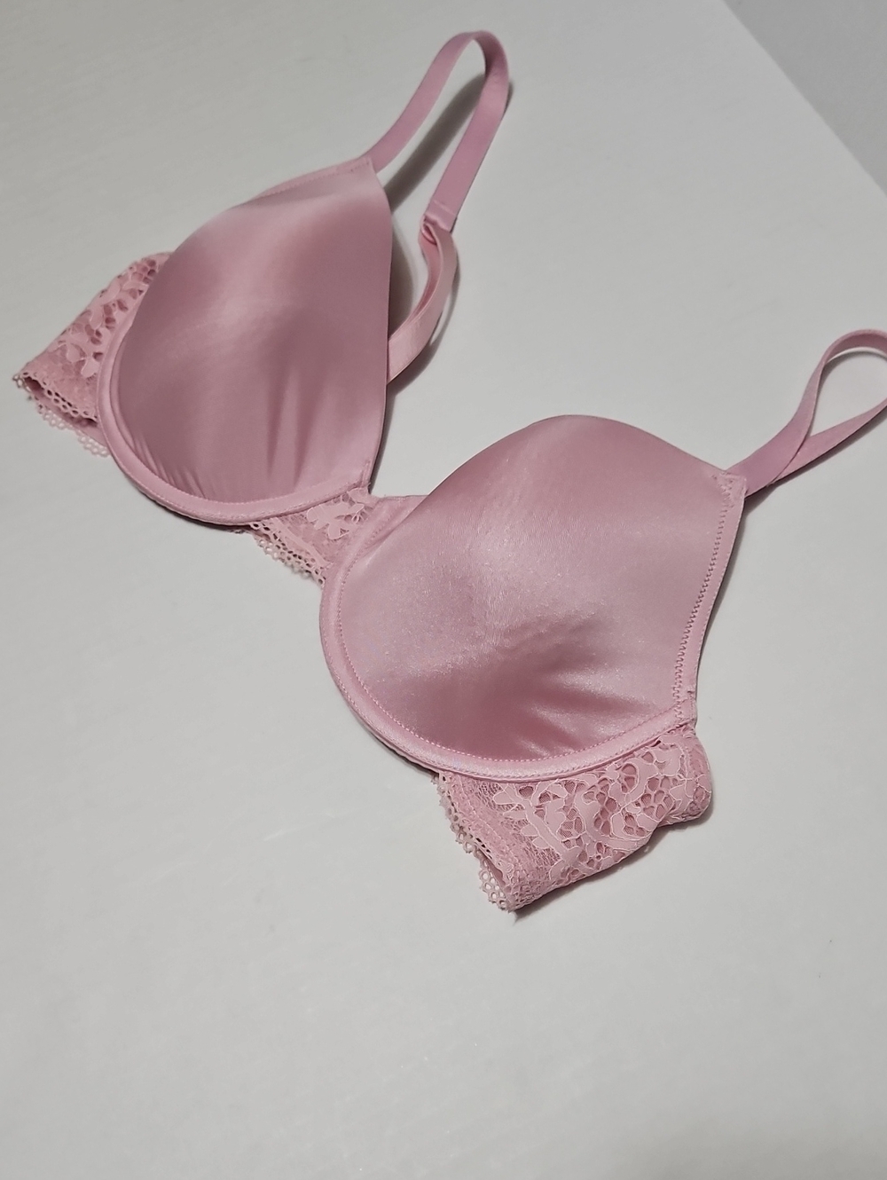 Wacoal Seamless Molded Cups Pink Lace-Trim Underwire Bra Size 36C - Picture 1 of 8